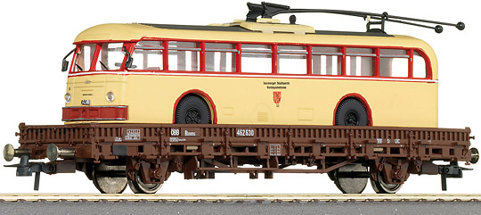Flat car loaded with troleybus "Salzburger Verkehrsbetriebe"<br /><a href='images/pictures/Roco/66485.jpg' target='_blank'>Full size image</a>